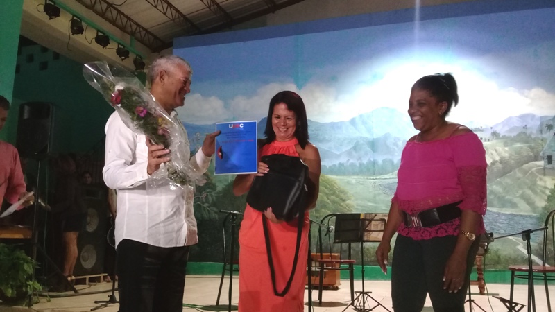 Premio prov de Periodismo por obra de la vida Gtmo 1