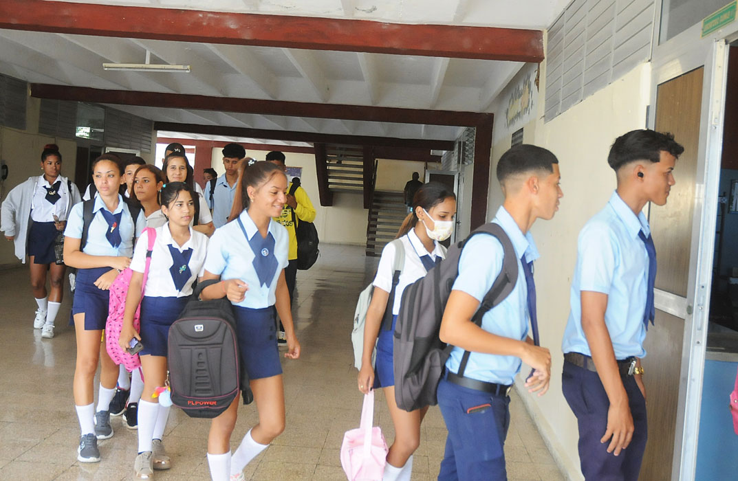 reinicio del curso 2021 2022 Gtmo 4