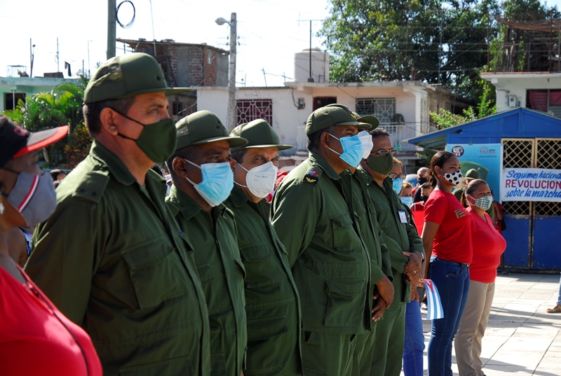 autoridades en el acto