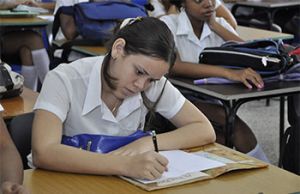 b 300 200 16777215 00 englishwebsite images Guantanamo jovenes fuerza trabajo 1