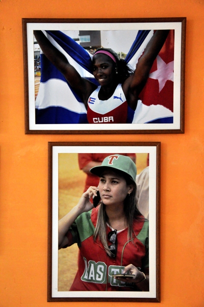 exposicion mujeres fmc3