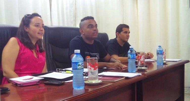 feu presidenta encuentro ug