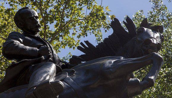 jose marti estatua parque central 1 580x330