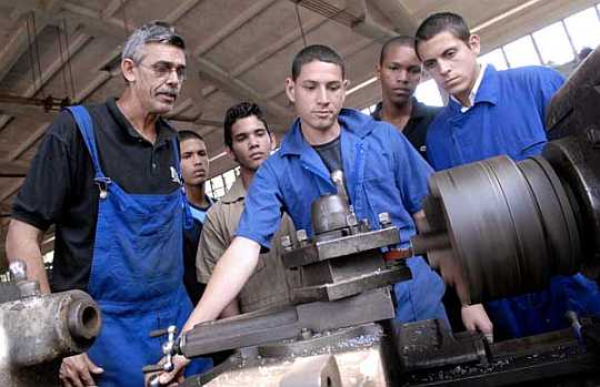 talleres-ensenanza-tecnico-profesional-cuba