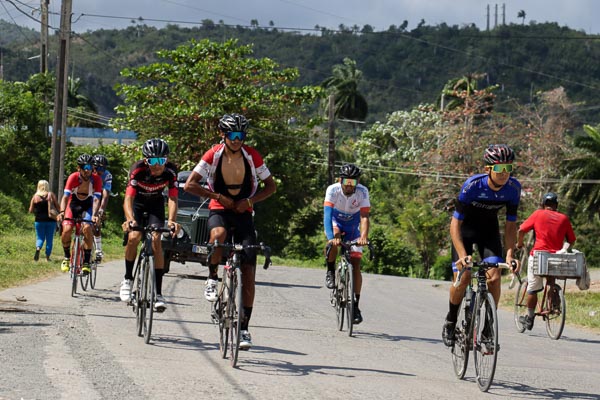 22 VueltaCuba Ote 01 Entrenamiento Baracoa