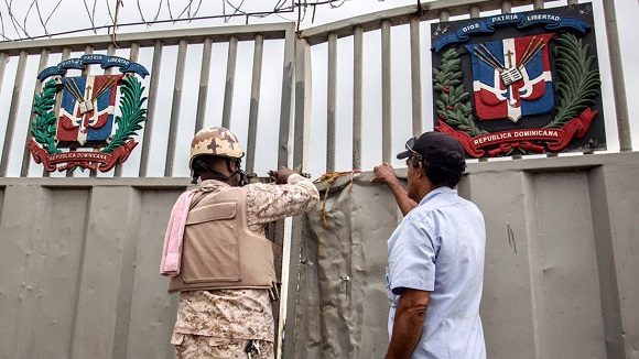 muro dominicana haiti 580x326