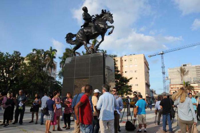 1estatua José Martí