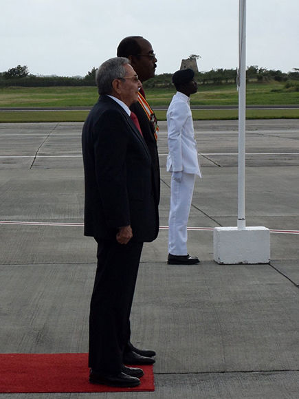 llega raul a antigua y barbuda para la cumbre caricom cuba 02