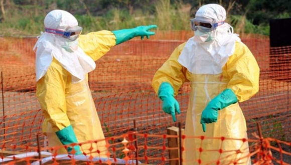 medicos-enfrentan-el-ébola-en-africa