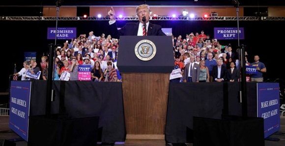 trump en conferencia 580x299