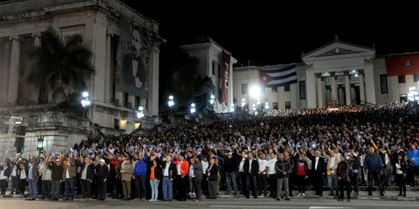 0128 marcha antorchas uh