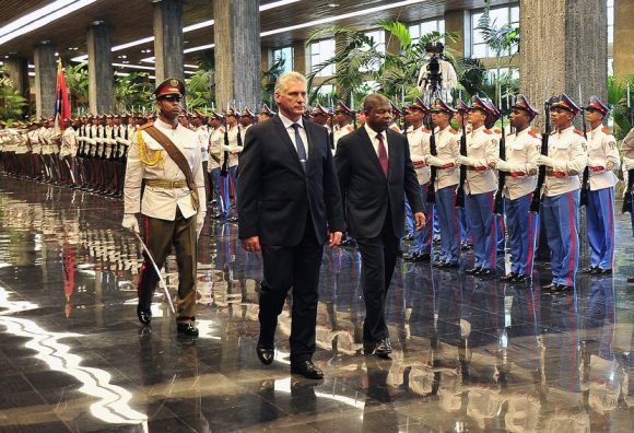 Diaz Canel y Presidente de Angola 1 580x396
