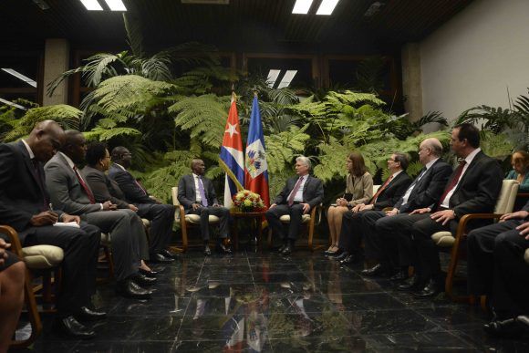 Díaz Canel sostiene conversaciones con presidente de Haití 580x387
