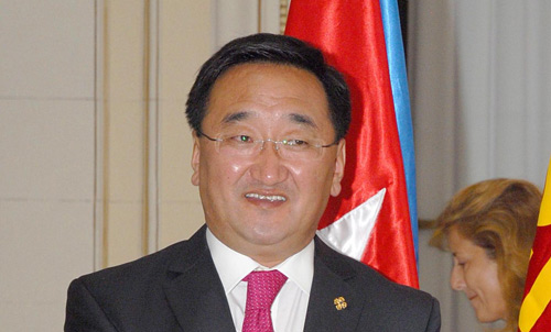 Lundeg-canciller-mongolia