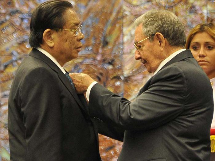 Rúal y presidente de Laos