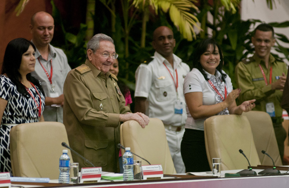 X-congreso-de-la-UJC-raul1