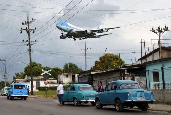 air force one llegando a la habana 580x392