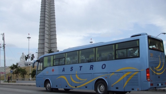 astro-omnibus-cuba