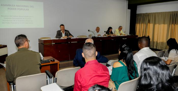 comisiones asamblea economia