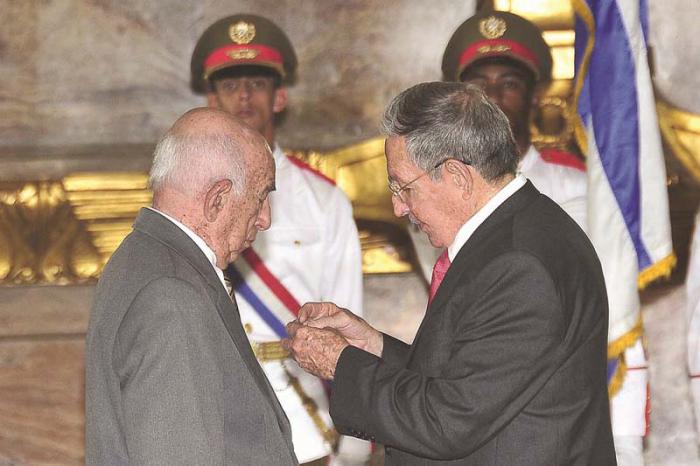 condecoracion machado