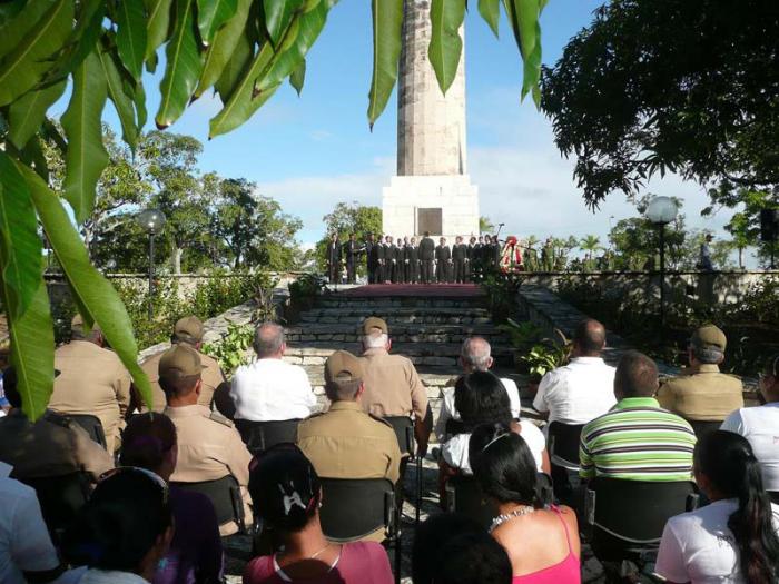 conmemoracio invasio oriente occidente