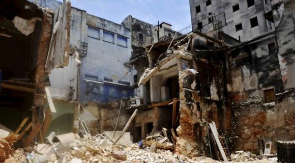 derrumbre-habana-vieja-foto-oriol-de-la-cruz-580x320