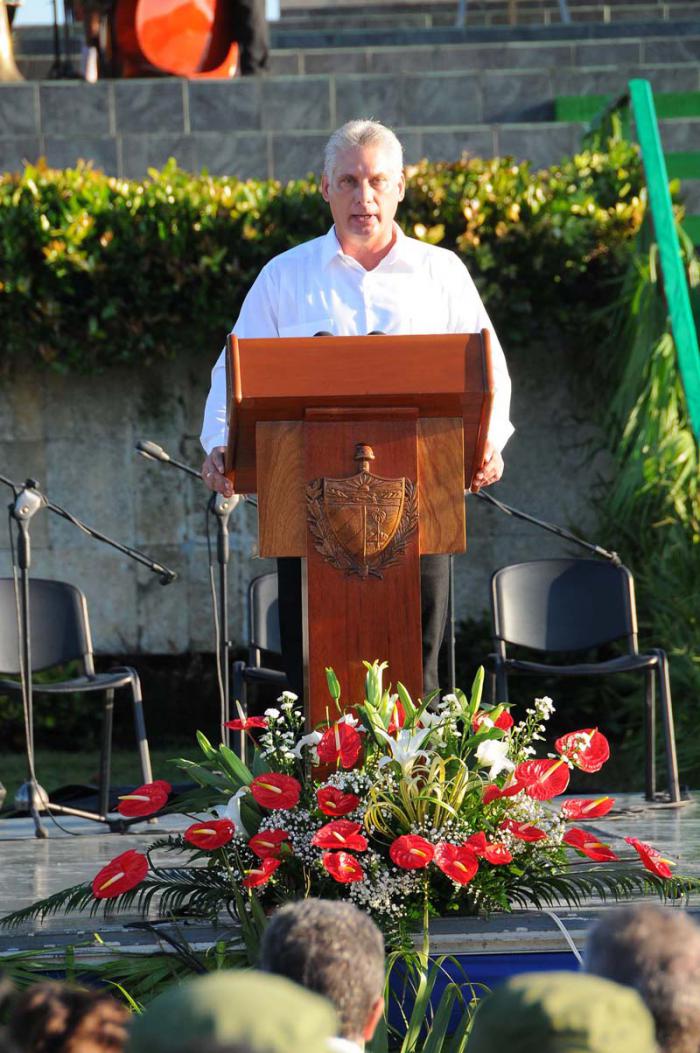 diaz canel acto homenaje che