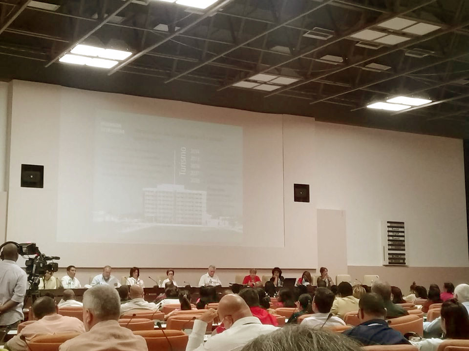 diaz canel asamblea inversion extranjera