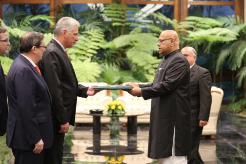 diaz canel embajadores