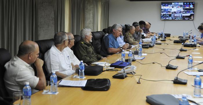diaz canel examina