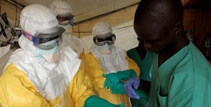 ebola medicos en africa