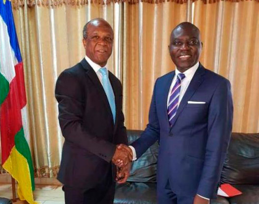 embajadores centroafricano y cubano