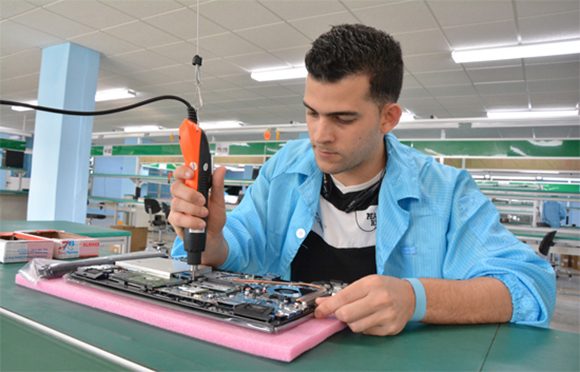 ensamblaje laptop Cuba