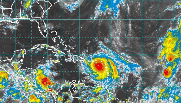 huracan maria imagen del satelite 580x330