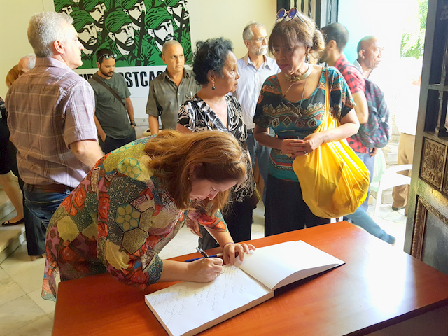 libro condolencias