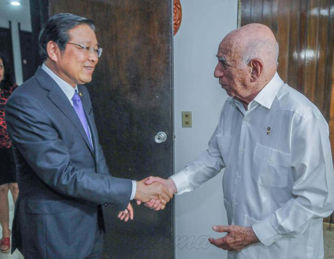 machado ventura dirigente vietnamita