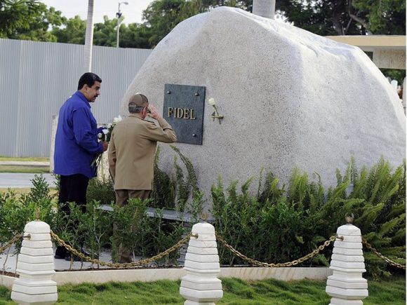 maduro y raul rinden tributo a Fidel 15 de agosto de 2017 580x435