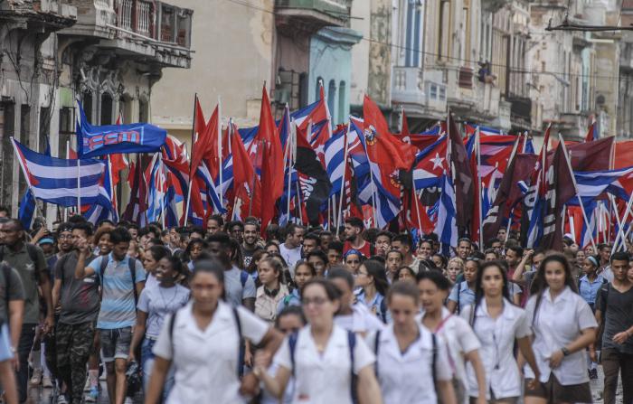 marcha estudiantes universitarios
