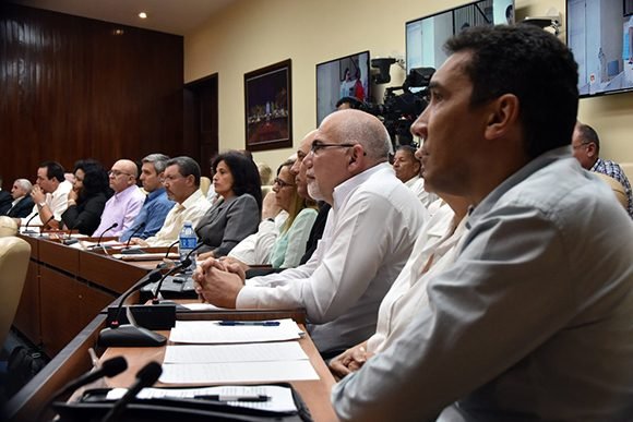 mesa redonda 7 1 580x387
