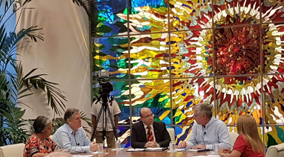 mesa redonda diaz canel 1 580x321