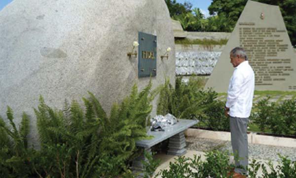 oscar lopez homenaje fidel santa ifigenia