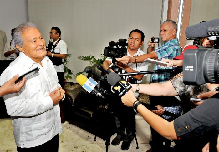 presidente el salvador despedida
