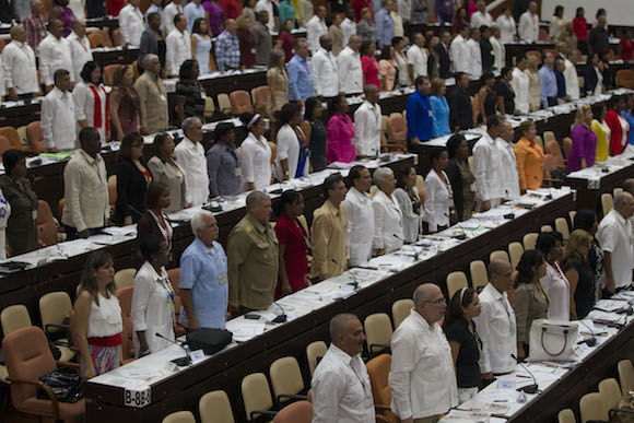 raul-castro-asamblea-nacional-2