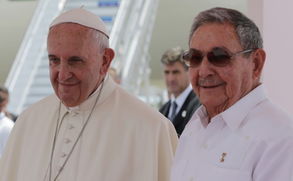 raul-papa-despedida-cuba