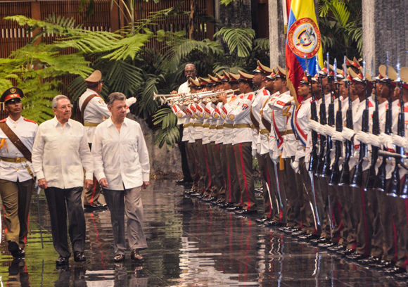 raul recibe a juan manuel santos02
