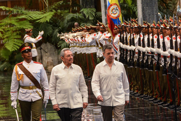 raul recibe a juan manuel santos03