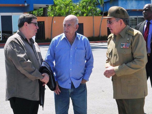 raul regresa a Cuba de cumbre de ALBA en Venezuela 580x435