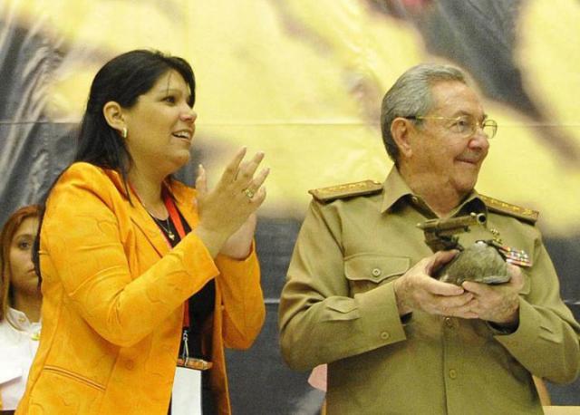 raul en congreso x ujc
