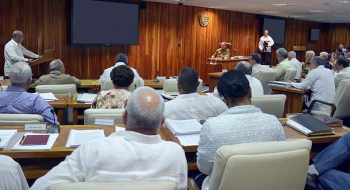 raul preside consejo ministro
