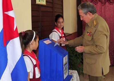 raul votando